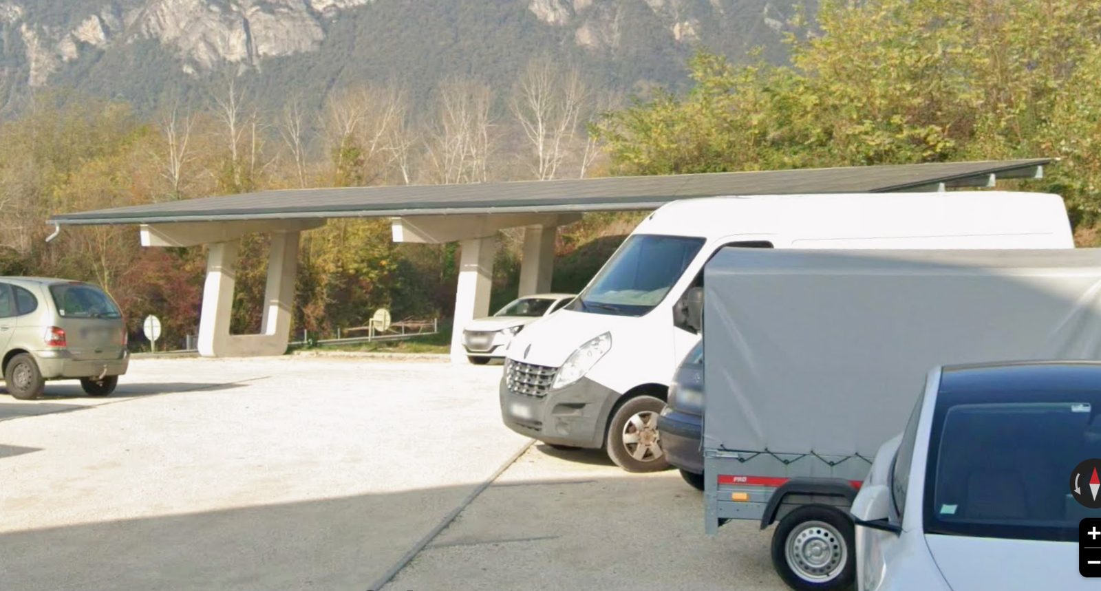 Site Retrofleet à Sainte-Hélène-du-Lac, ombrière photovoltaïque du parking